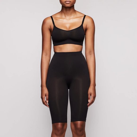 SKIMS Other - Skims Sculpting Short Above the Knee in Onyx NEW